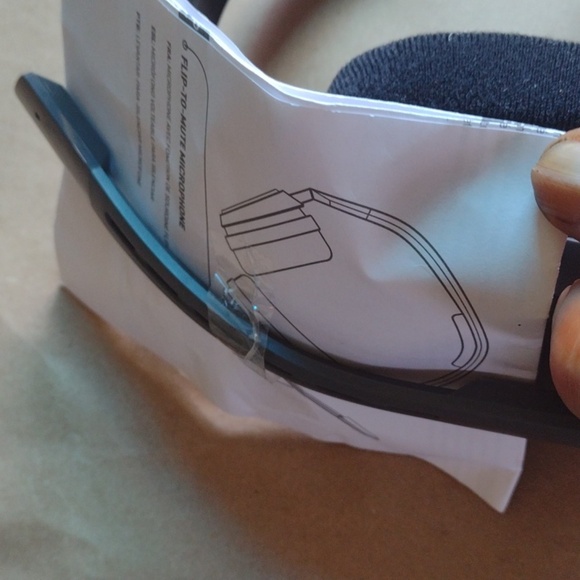 Astro A10 Black and Gray Over-Ear Gaming Headset NWT - Picture 2 of 2